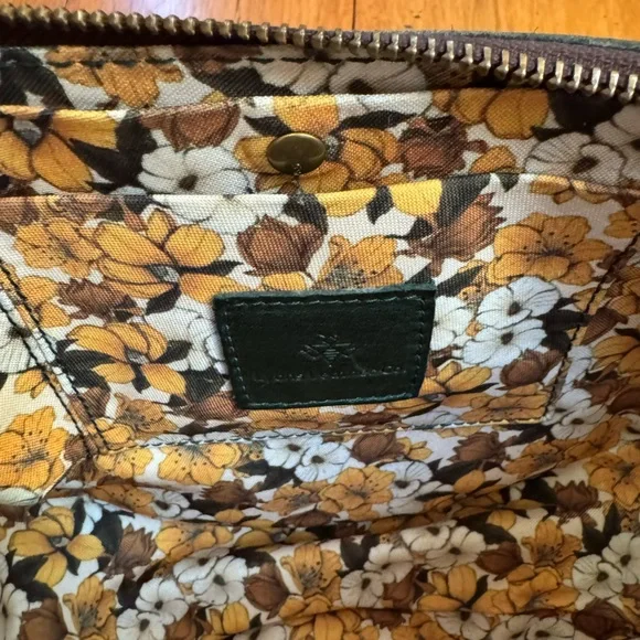 NEW Forest Green Queen Bee and Travel Wallet - Picture 6 of 13